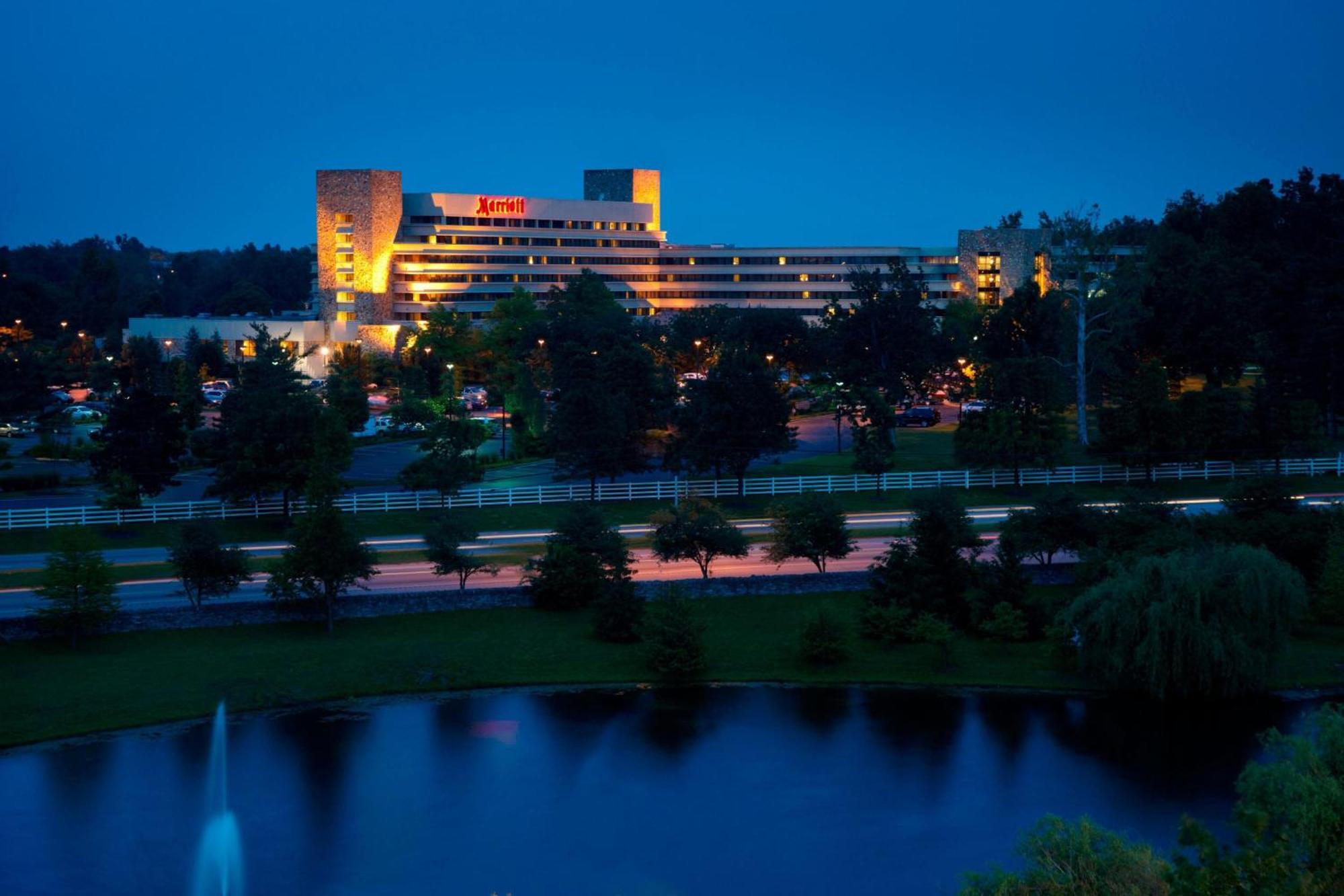 Marriott Lexington Griffin Gate Golf Resort & Spa Exterior photo